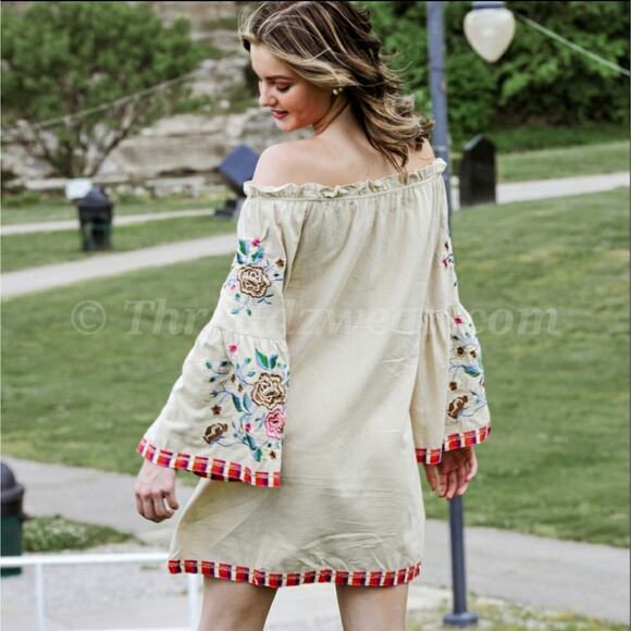 Velzera embroidered off shoulder bell sleeve dress small - Picture 1 of 6